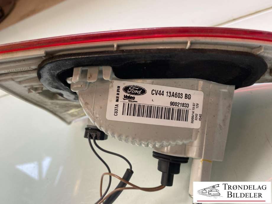Baklykt venstre indre til Ford Kuga 2013-2019 (1938132|CV4413A603BG|)