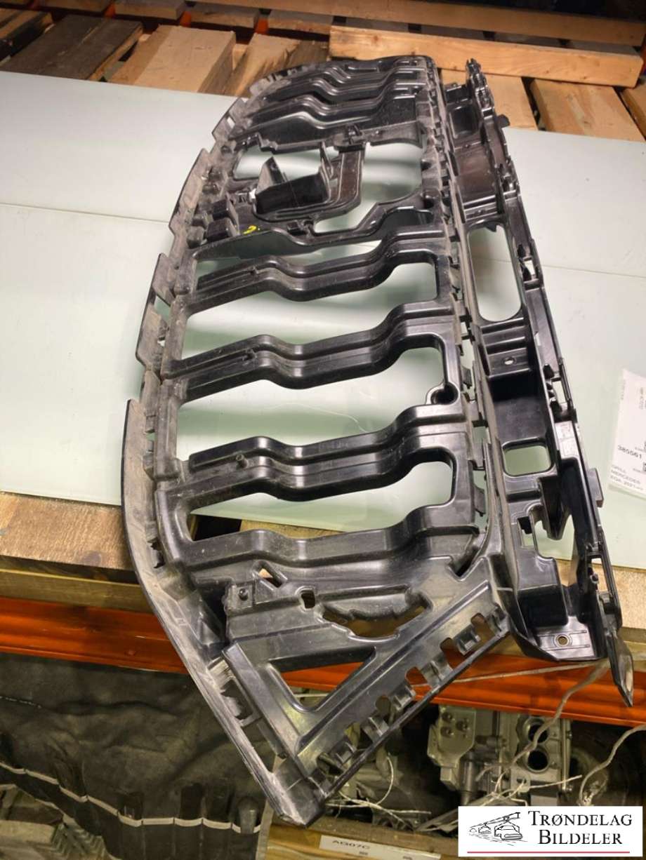 Grill til Mercedes EQA, 2021-->>  (A 243 888 06 00)