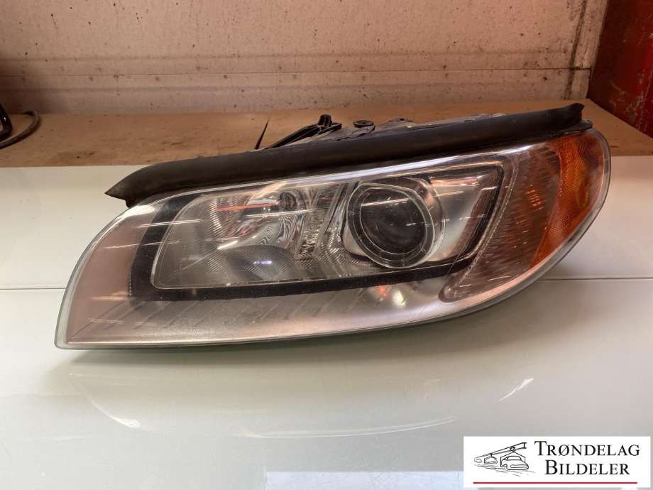 Frontlykt venstre xenon til Volvo V70 2007-2013 (Type III, Fase 1) (31353538|31353532|30744459|31283921|)