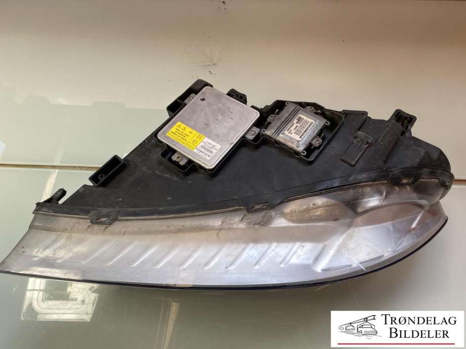 Frontlykt høyre xenon til Volvo V70 2007-2013 (Type III, Fase 1)  (31353539|31353533|30744459|31283922|)