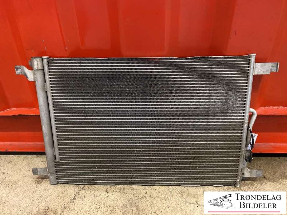 Aircondition radiator til Škoda Octavia 2017-2020 (Type III, Fase 2)  (5Q0816411AP|5Q0816411AR|5Q0816411M|5Q0816411BH|5Q0816411AM|940319|5QD820411K|5Q0816411AA|5Q0816411AB|5Q0816411AH|5Q0816411AJ|5Q0816411AK|5Q0816411AN|5Q0816411BC|5Q0816411T)