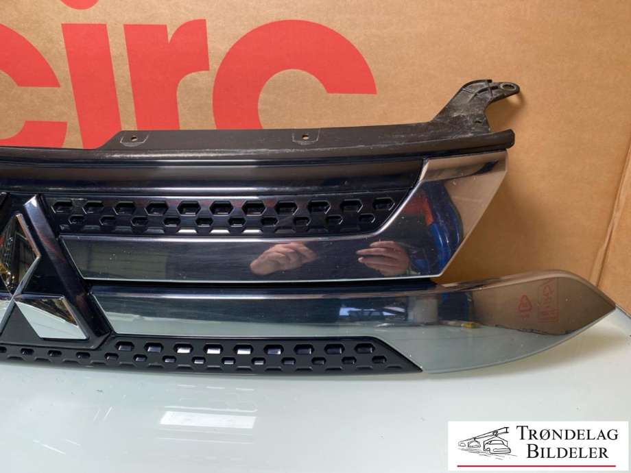 Grill til Mitsubishi Outlander 2015-->> (Type III, Fase 2)  (7450B299|)