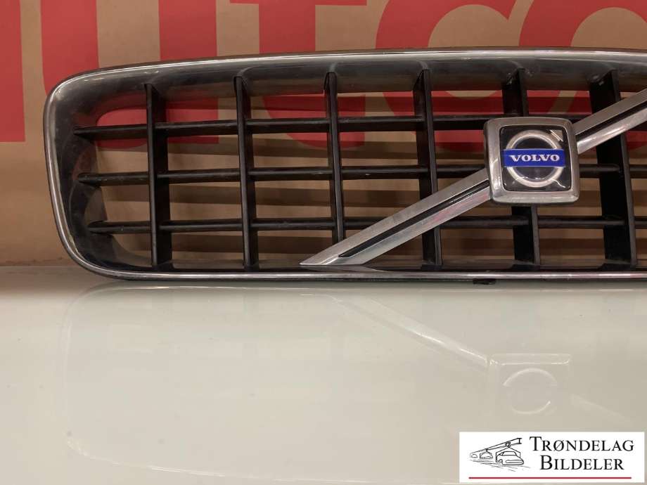 Grill til Volvo XC90 2002-2006 (Type I, Fase 1)  (8620641|)