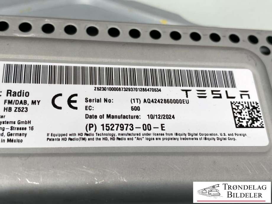 Antenne forsterker til Tesla Model Y 2024-->> (Type II)  (1527973-00-D|1527973-00-E|)