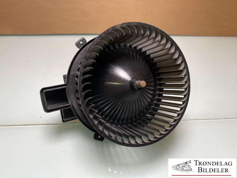 Varmeapparat motor til Audi e-tron 2018-->> (BROSE/MAHLE|4M1 820 021 B|4M1 820 021 C|)