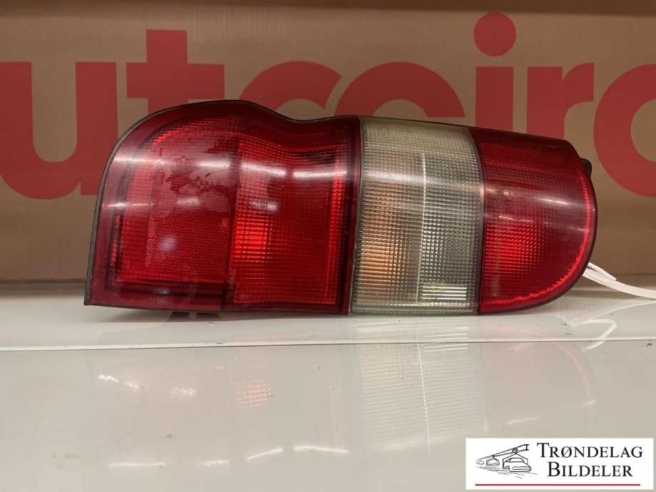 Baklykt høyre til Toyota Hiace 1996-2001 (Fase 1) (8155126130|)
