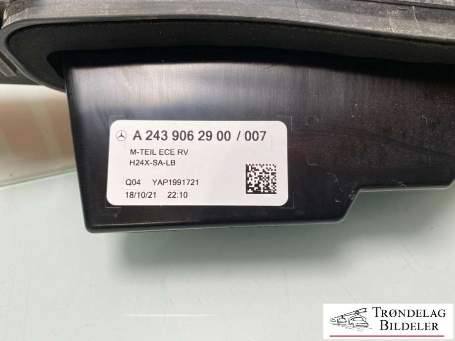 Baklykt midtre til Mercedes EQA 2021-->>  (A2439062900|)