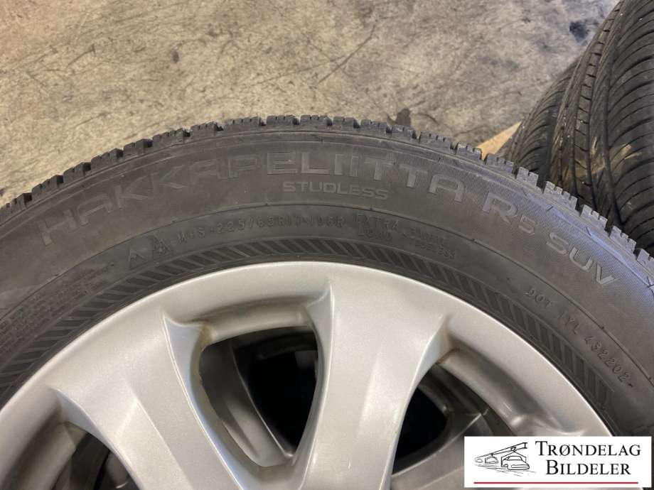 Hjulsett aluminium vinter til Honda CR-V 2007-2012 (Type III) (NOKIA HAKKAAPELIITA|225/65-R17 106R/ET50|MØNSTERDYBDE 8MM|PROD 33/24)