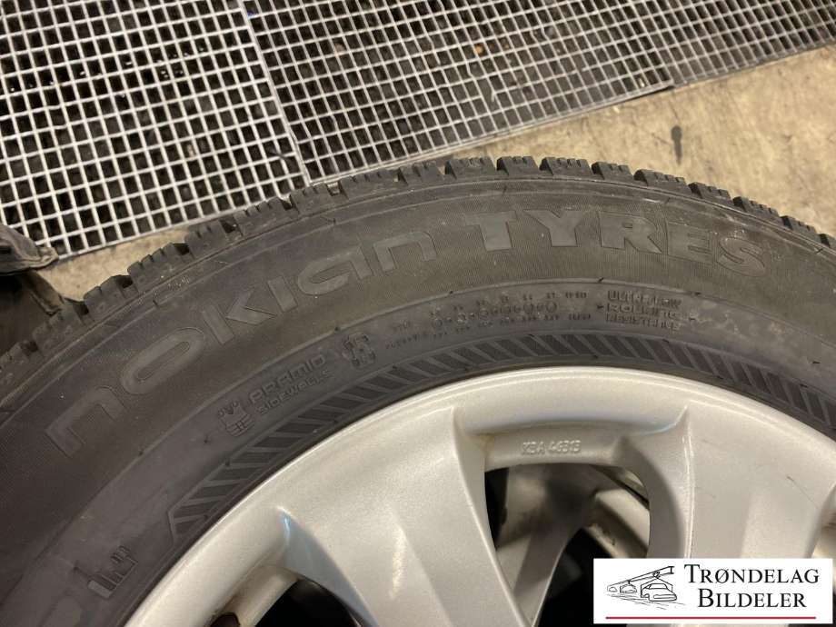 Hjulsett aluminium vinter til Honda CR-V 2007-2012 (Type III) (NOKIA HAKKAAPELIITA|225/65-R17 106R/ET50|MØNSTERDYBDE 8MM|PROD 33/24)
