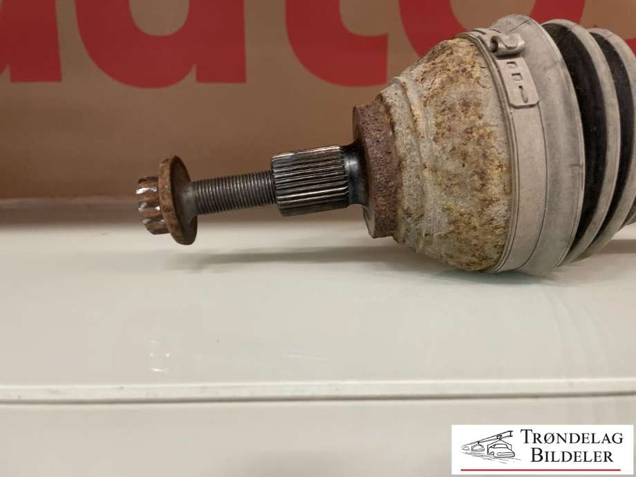 Drivaksel høyre foran, diesel/automat til VW Tiguan 2011-2016 (Type I, Fase 2)  (5N0 407 766 D|5WA 407 272 R|)