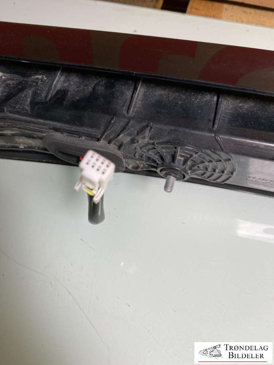Baklykt midtre til BYD Tang 2020-->> (13252429-00|12707647-00|ST-4107300A|ST-4107300C|)