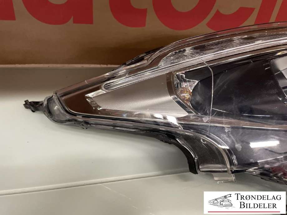 Frontlykt høyre halogen til Peugeot 208 2012-2019 (Type I)  (9822690180|16 853 531 80|)