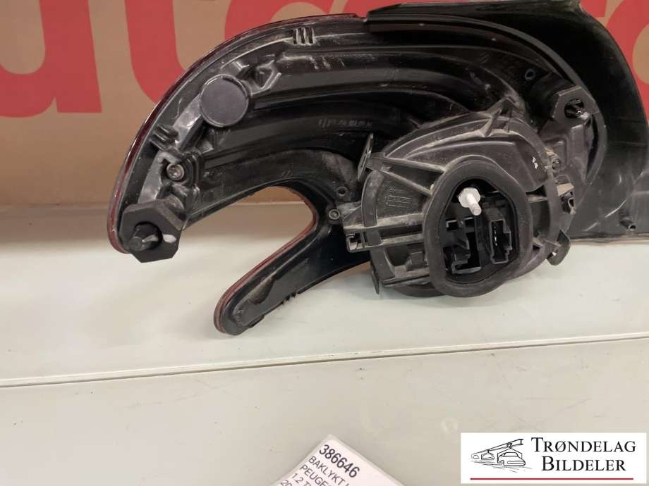 Baklykt høyre til Peugeot 208 2012-2019 (Type I)  (98 256 011 80|)