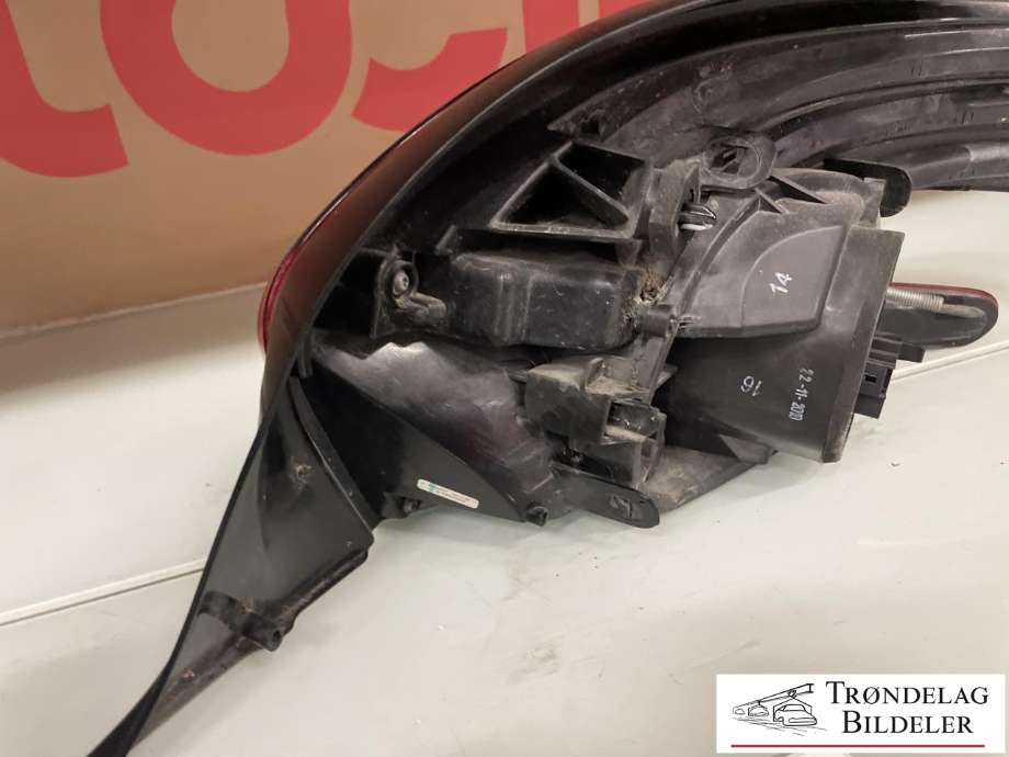 Baklykt venstre til Peugeot 208 2012-2019 (Type I) (98 256 012 80|)