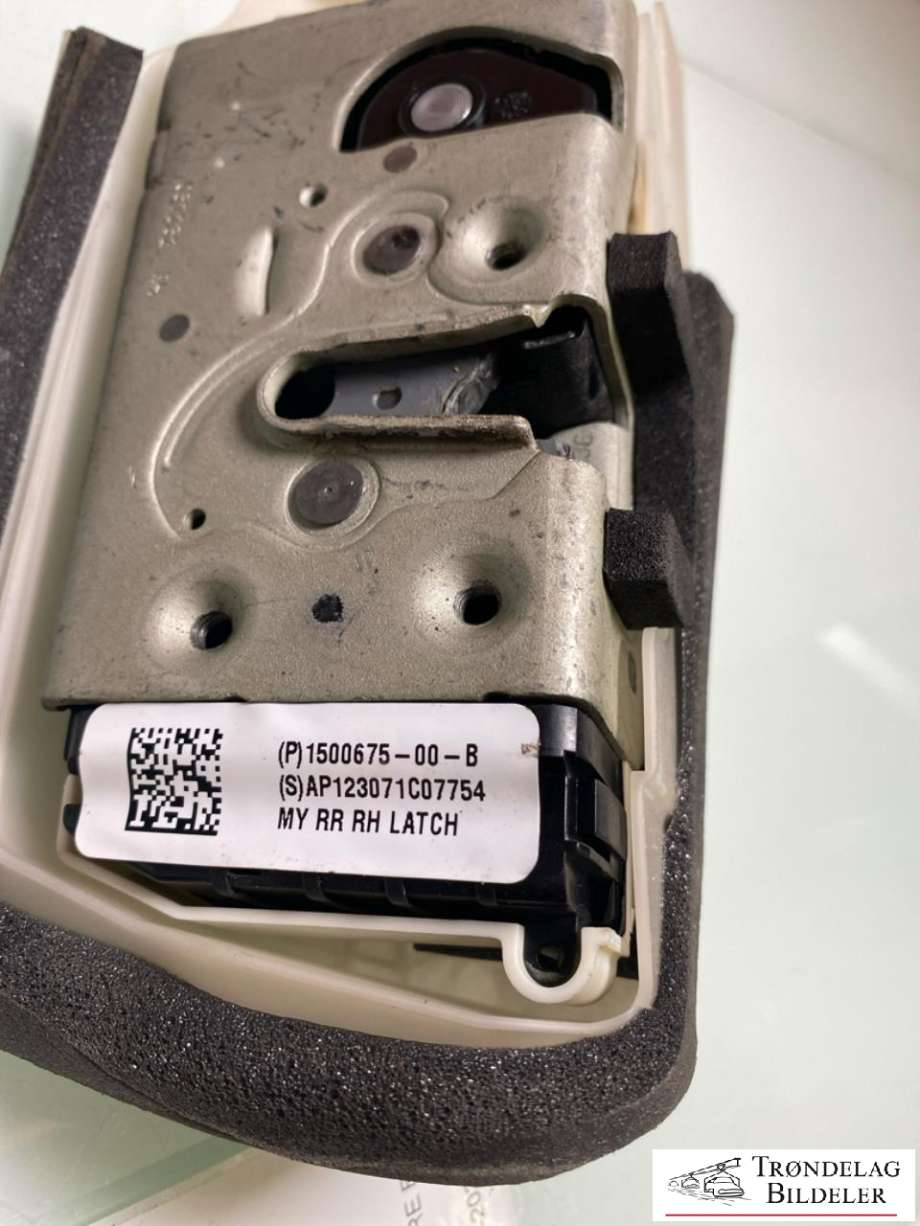 Låsekasse høyre bak til Tesla Model Y 2021-2024 (Type I)  (1500675-00-B|)