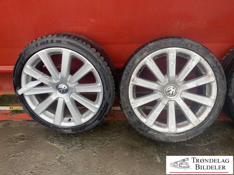 Hjulsett aluminium sommer til VW Touran 2010-2015 (Type I, Fase 3)  (ROTALLA SETUAL S RACE|225/40-ZR18 92Y/ET49|MØNSTERDYBDE 6MM|PROD 46.24)