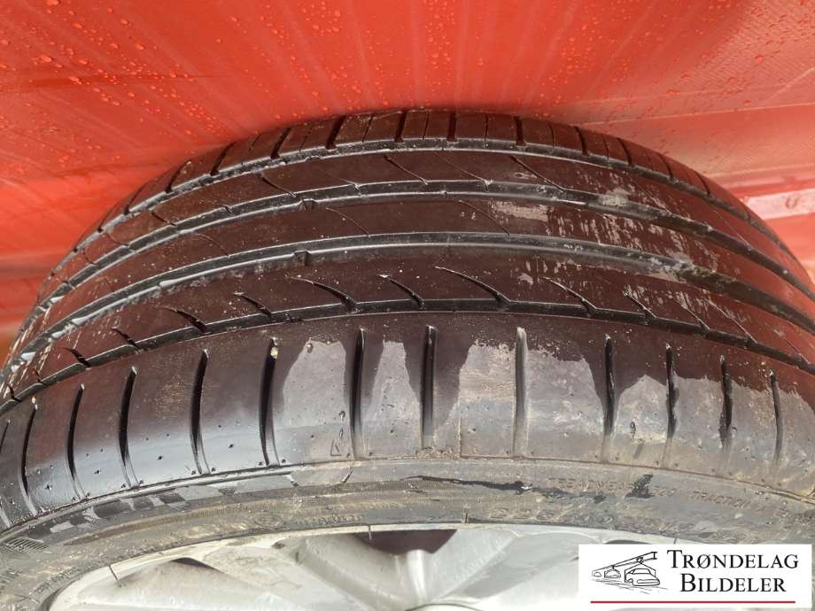 Hjulsett aluminium sommer til VW Touran 2010-2015 (Type I, Fase 3)  (ROTALLA SETUAL S RACE|225/40-ZR18 92Y/ET49|MØNSTERDYBDE 6MM|PROD 46.24)