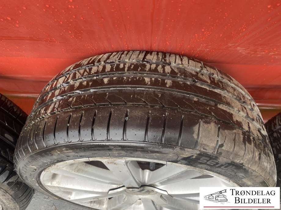 Hjulsett aluminium sommer til VW Touran 2010-2015 (Type I, Fase 3)  (ROTALLA SETUAL S RACE|225/40-ZR18 92Y/ET49|MØNSTERDYBDE 6MM|PROD 46.24)