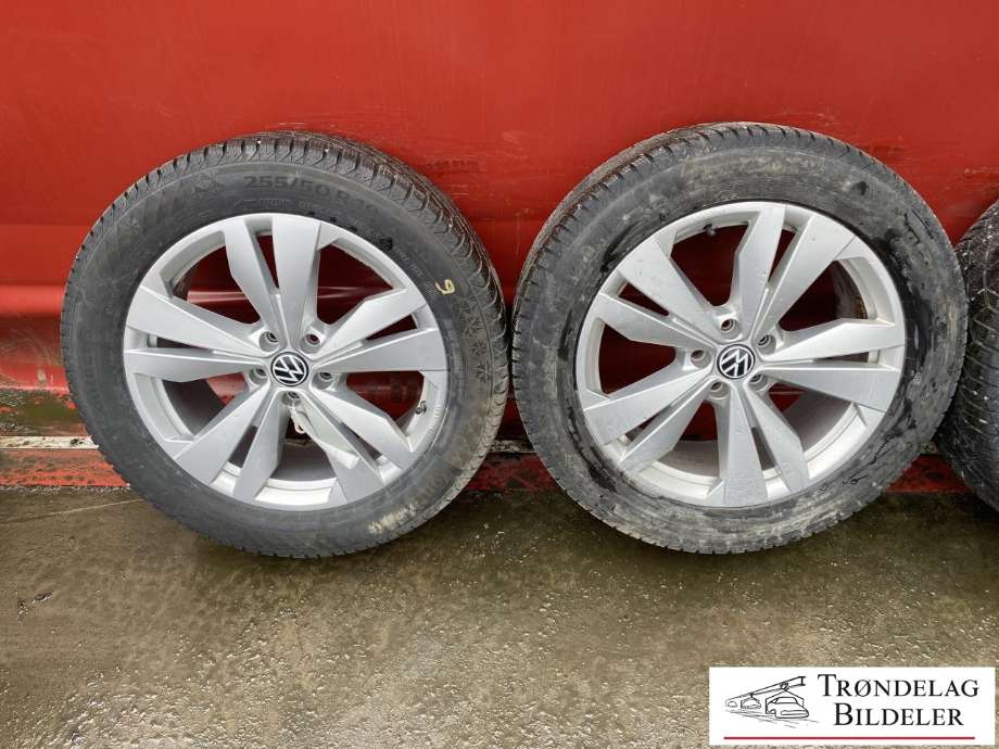 Hjulsett aluminium vinter til VW ID.4 2020-->>  (CONTINENTAL VIKING|255/50-R19 107T/ET43|MØNSTERDYBDE 6MM|PROD 45.21)