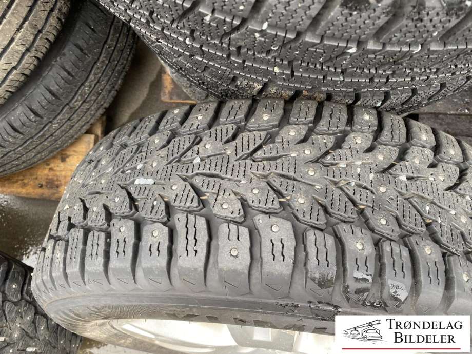 Hjulsett aluminium vinter til Toyota Avensis 2003-2008 (Type II) (CUMHO WINTER CRAFT|205/60-R16 96T/ET45|MØNSTERDYBDE 8MM|PROD 21.25)