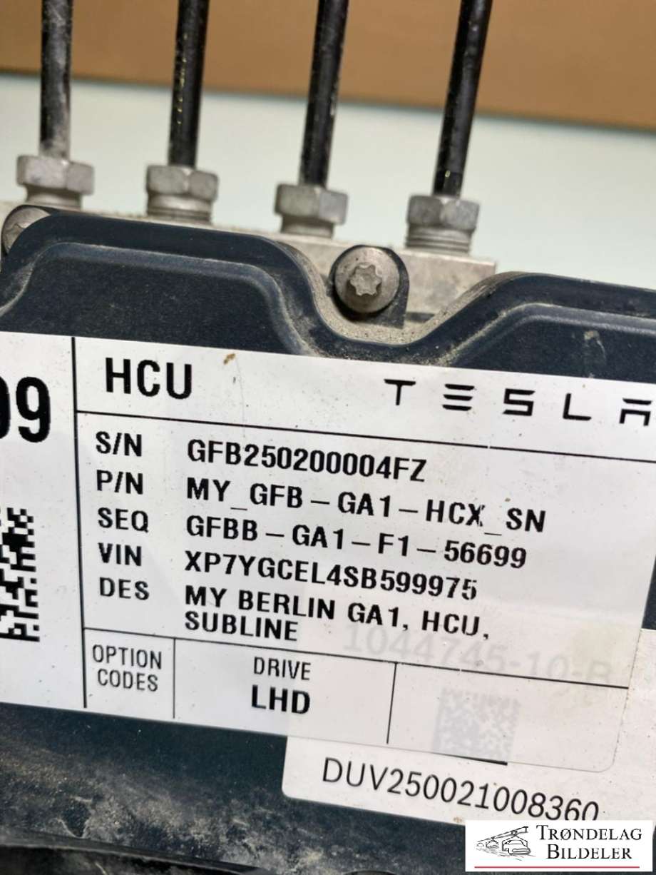 ABS sentral til Tesla Model Y 2024-->> (Type II)  (1044746-00-A|)
