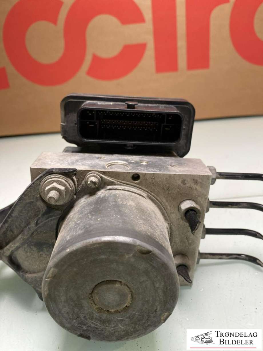 ABS sentral til Tesla Model Y 2024-->> (Type II)  (1044746-00-A|)