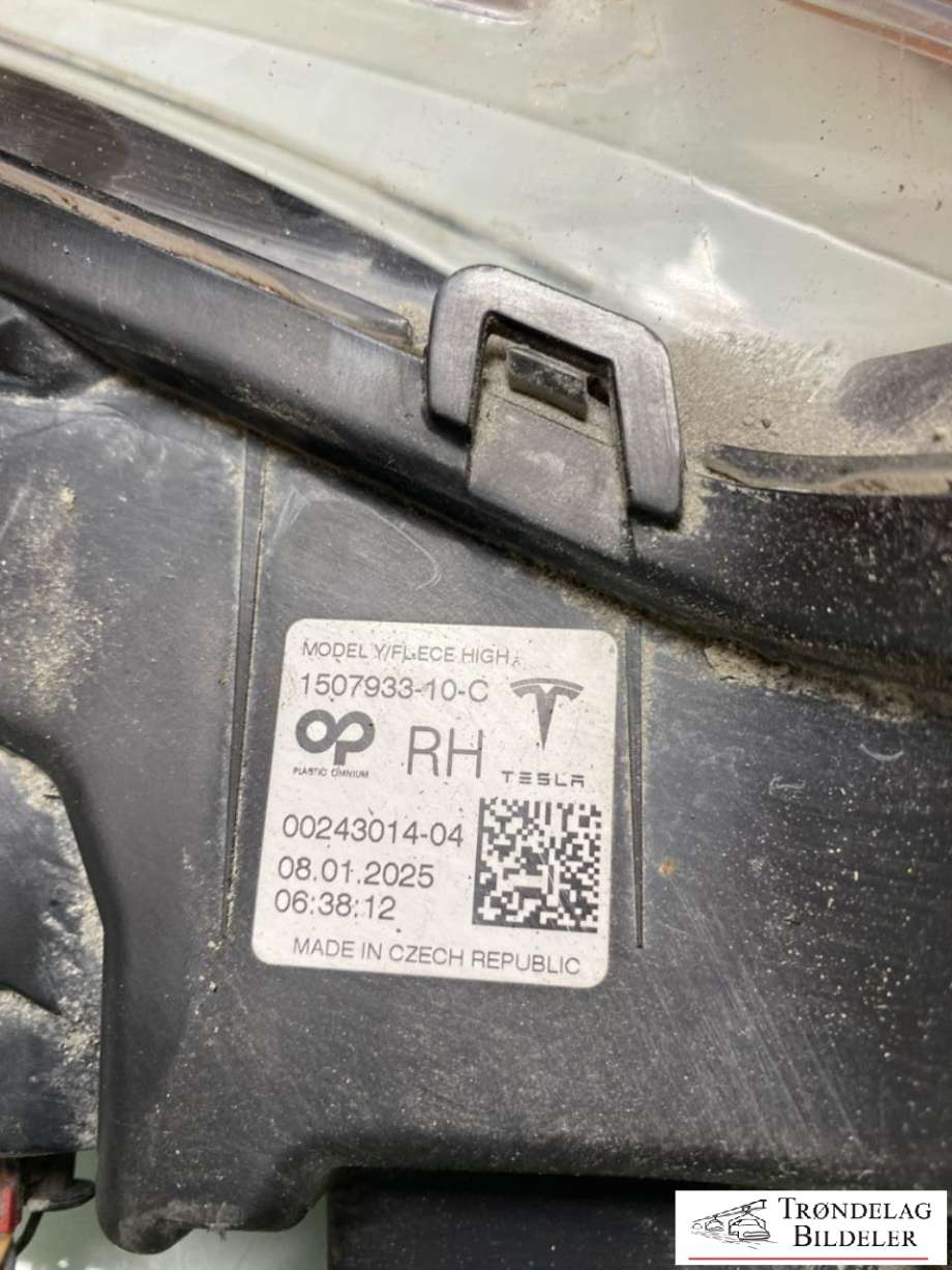Kjørelys led høyre foran til Tesla Model Y 2024-->> (Type II) (1507933-10-C|)