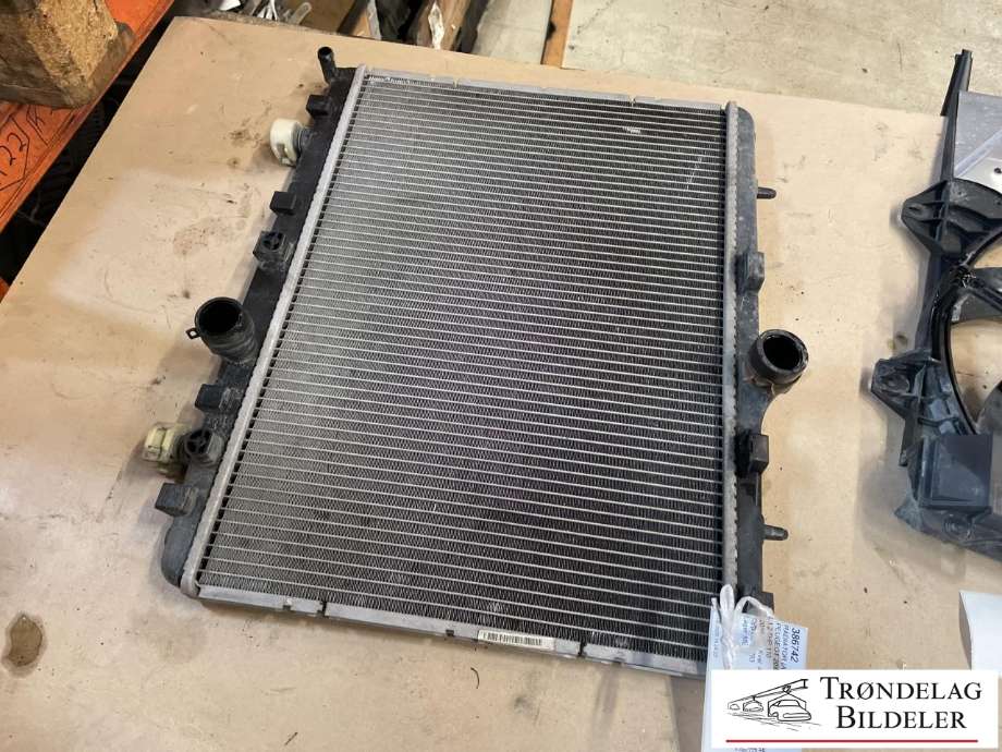 Radiator (automat gir) til Peugeot 208 2012-2019 (Type I) (1330P9|)