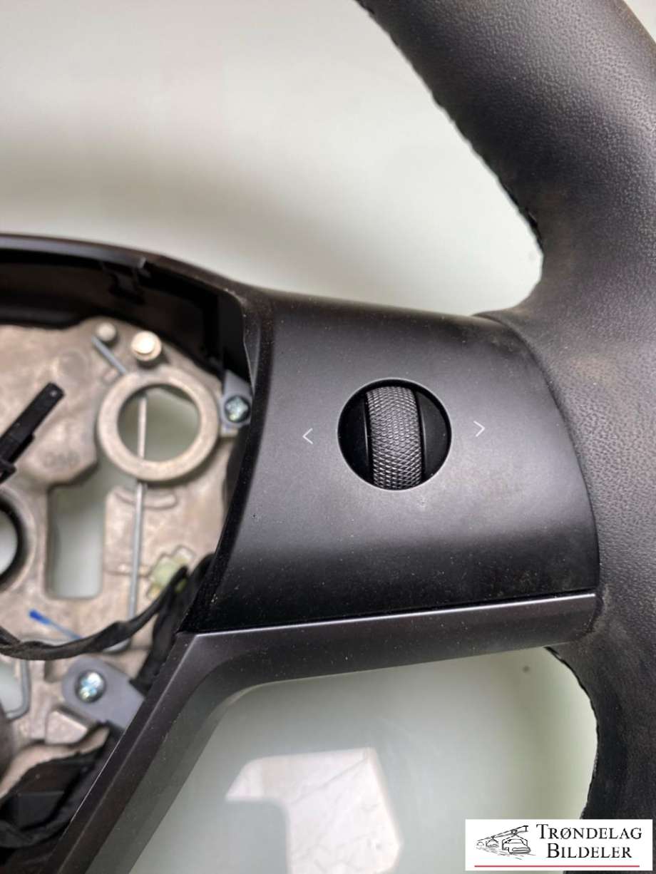 Ratt til Tesla Model Y 2024-->> (Type II) (1626599-HP-E|)