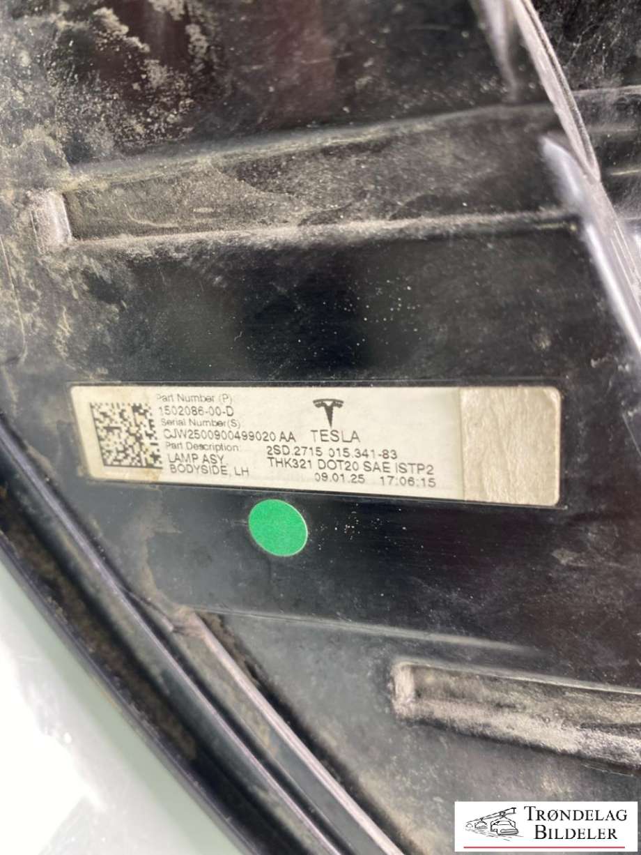 Baklykt venstre ytre til Tesla Model Y 2024-->> (Type II)  (1502086-00-D|)