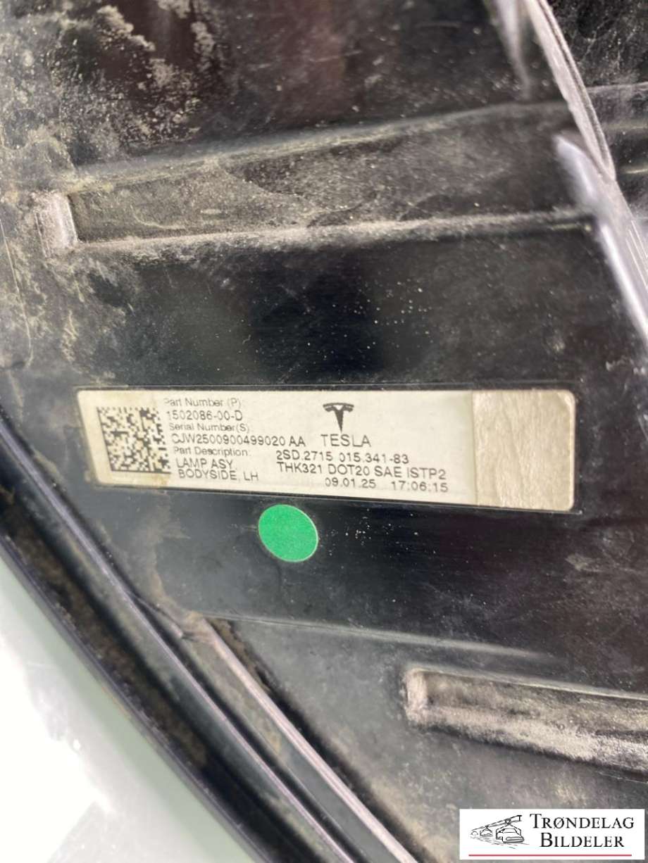 Baklykt venstre ytre til Tesla Model Y 2024-->> (Type II)  (1502086-00-D|)