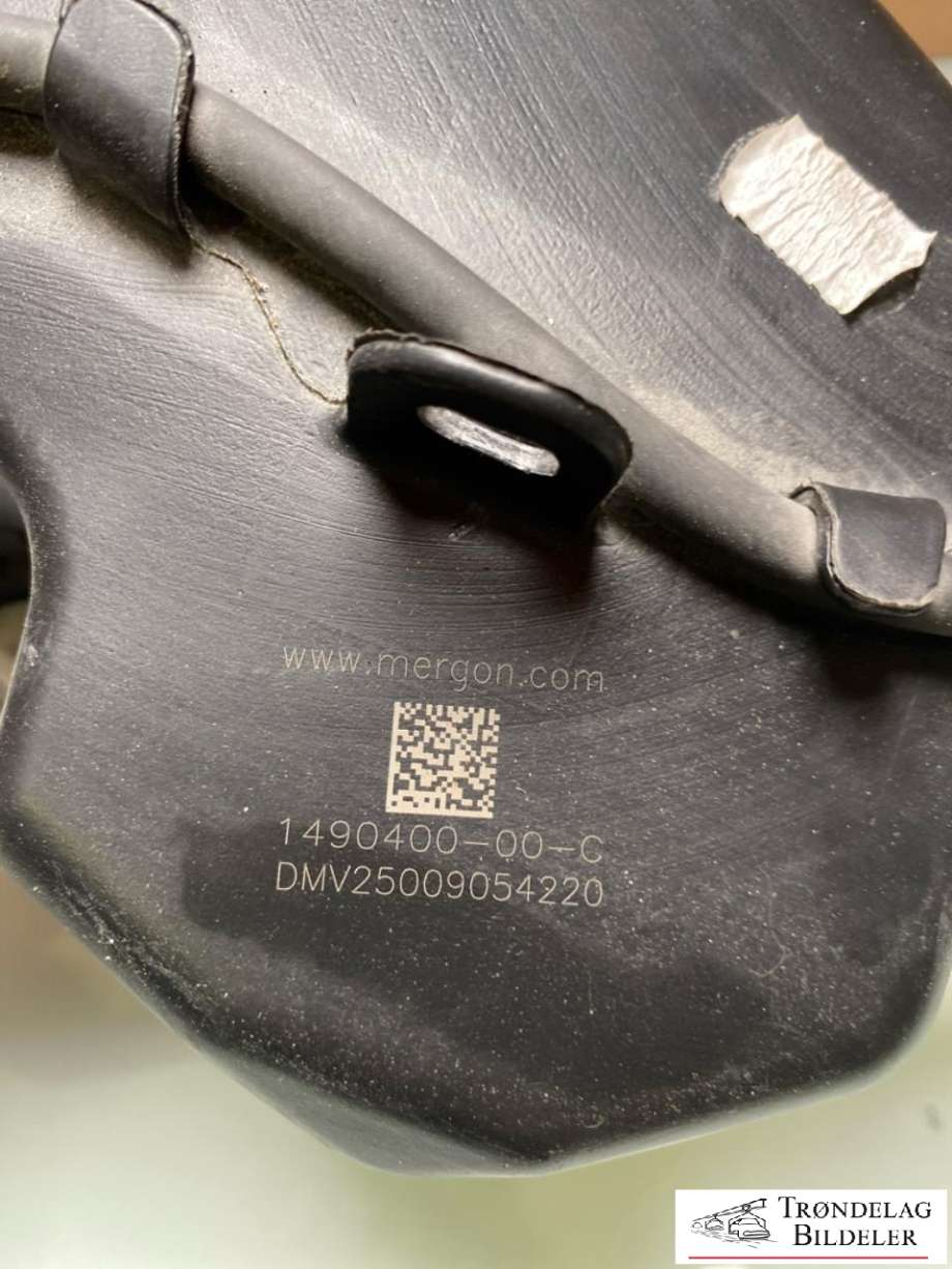 Spylertank til Tesla Model Y 2024-->> (Type II)  (1490400-00-C|)