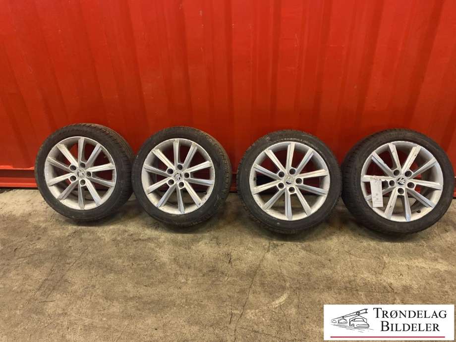 Hjulsett aluminium sommer til Škoda Octavia, 2013-2016 (Type III, Fase 1) (TRIANGLE EFFEX SPORT|225/45-R17 94Y/ET49)