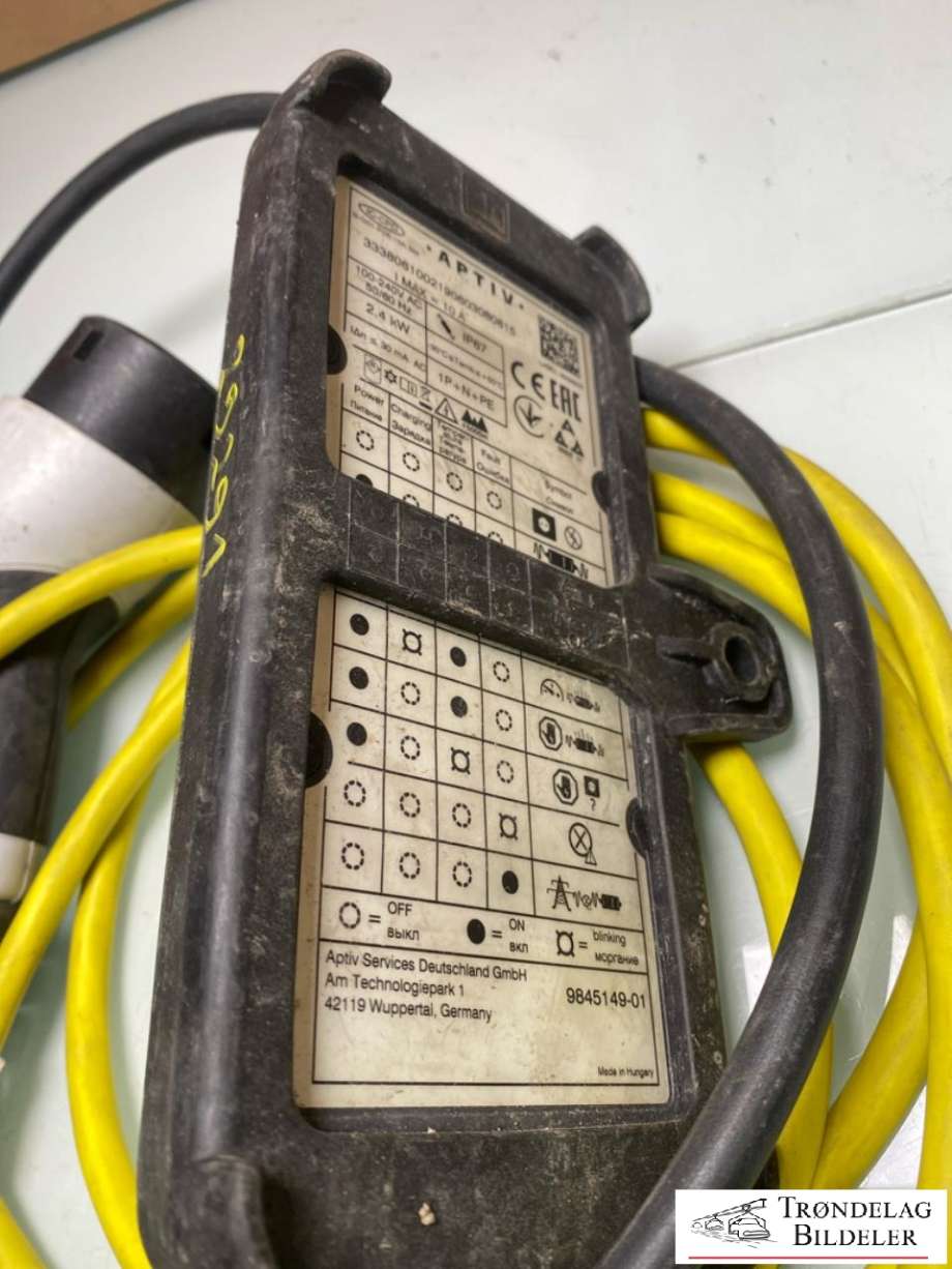 Batterilader kabel til BMW i3 2013-2022  (TYPE 2| 10A| 240V|NØDLADER|)
