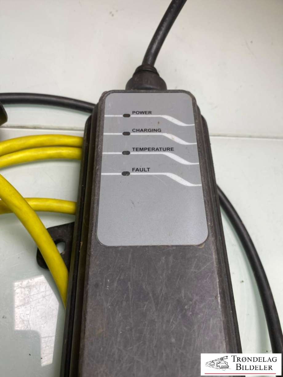 Batterilader kabel til BMW i3 2013-2022  (TYPE 2| 10A| 240V|NØDLADER|)