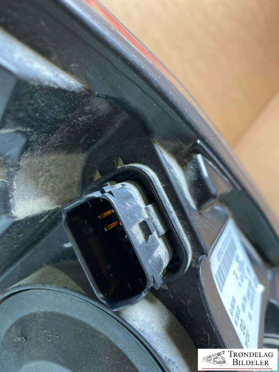 Frontlykt venstre halogen til Renault Zoe 2013-2019 (Fase 1)  (HELLA|260609522R|260605036R|1EL010912-01)
