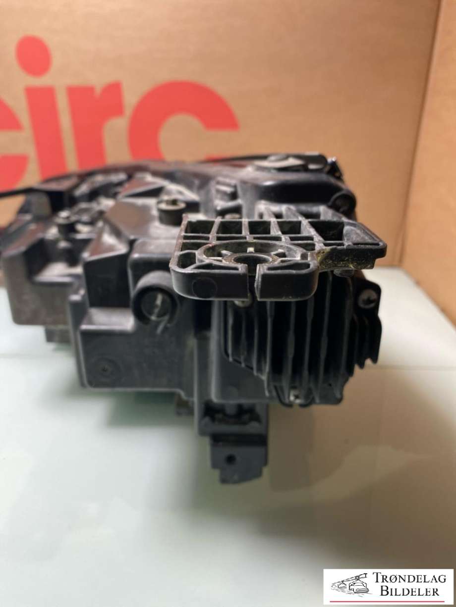 Frontlykt høyre full-LED til BYD Atto 2022-->> (13182743-00|SC2E-4121020|)