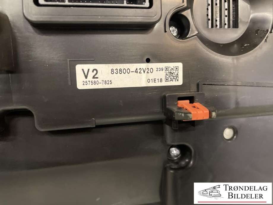 Instrumentpanel til Suzuki Across 2020-->> (T8380-042V2-000|8380-042V2|)