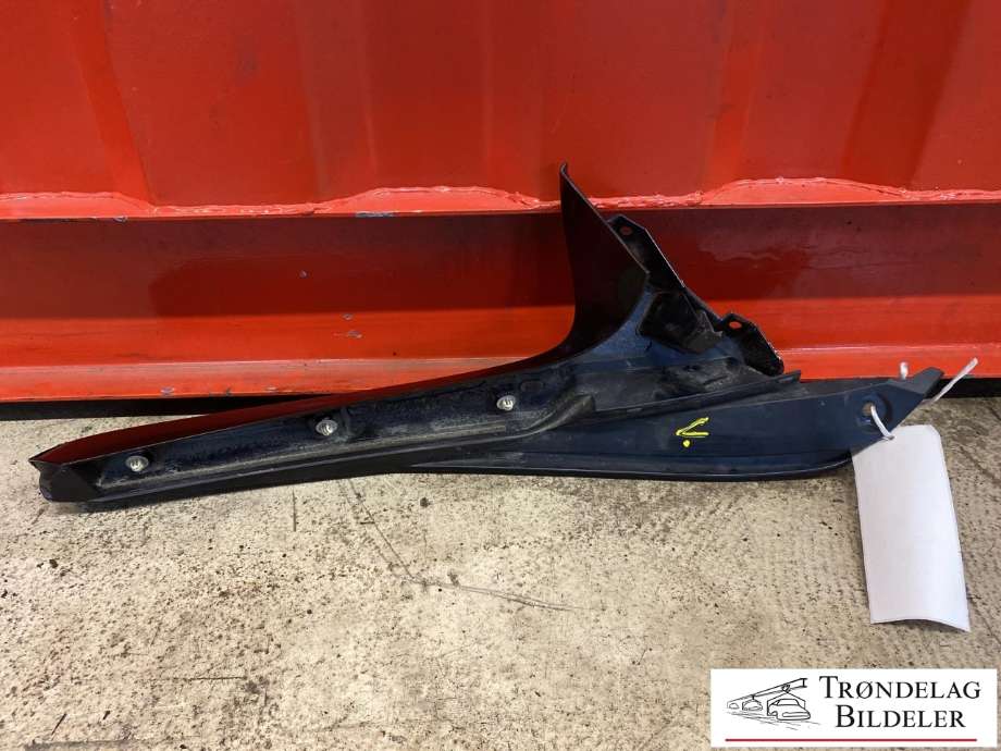 Spoiler bakluke til Suzuki Across 2020-->>  (T7608-84205-000|)