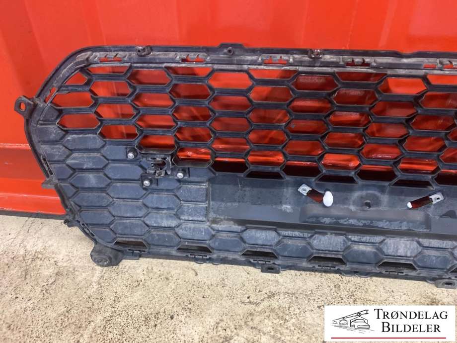 Grill midt til Suzuki Across 2020-->> (T5311-24231-000|)