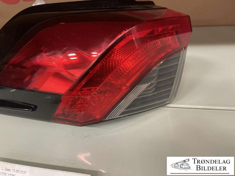 Baklykt venstre ytre til Suzuki Across 2020-->> (T8156-14223-000|)