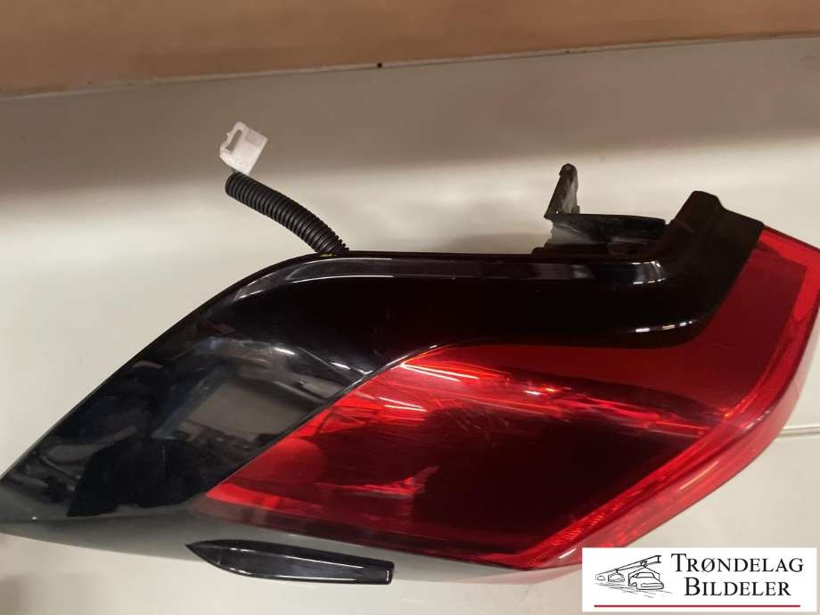 Baklykt venstre ytre til Suzuki Across 2020-->> (T8156-14223-000|)