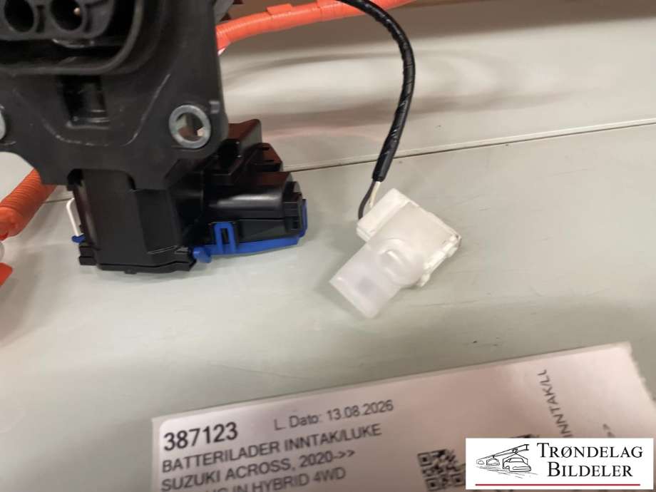 Batterilader inntak/luke til Suzuki Across 2020-->> (T5840-94201-000|)