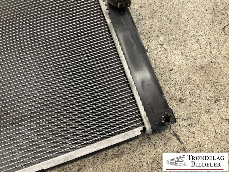 Radiator (automat gir) til Toyota Auris 2015-2019 (Type II, Fase 2)  (164000T240|167110T090|163610T120)