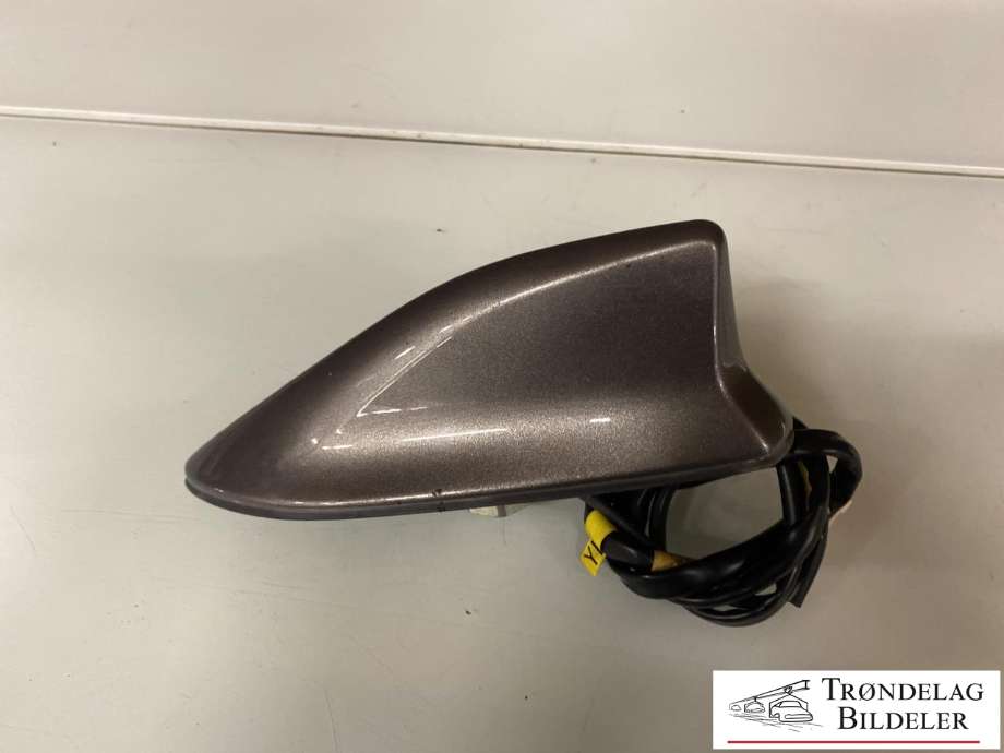 Antenne forsterker til Toyota Auris 2015-2019 (Type II, Fase 2)  (8630002510B3|)
