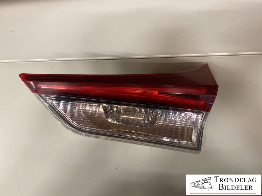 Baklykt høyre indre til Toyota Auris 2015-2019 (Type II, Fase 2) (81581-02880|)