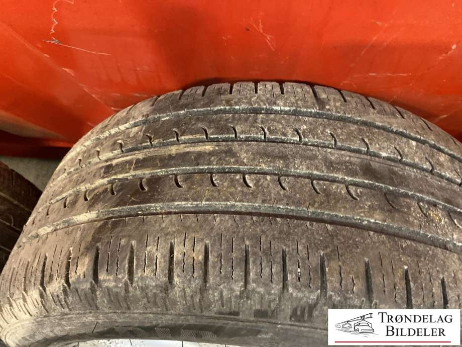 Hjulsett aluminium sommer til Ford Kuga 2008-2012 (Type I)  (GOODYEAR EFFICIENT GRIP|235/55-R17 99H/ET52.5|MØNSTERDYBDE 4MM|PROD 03.20)