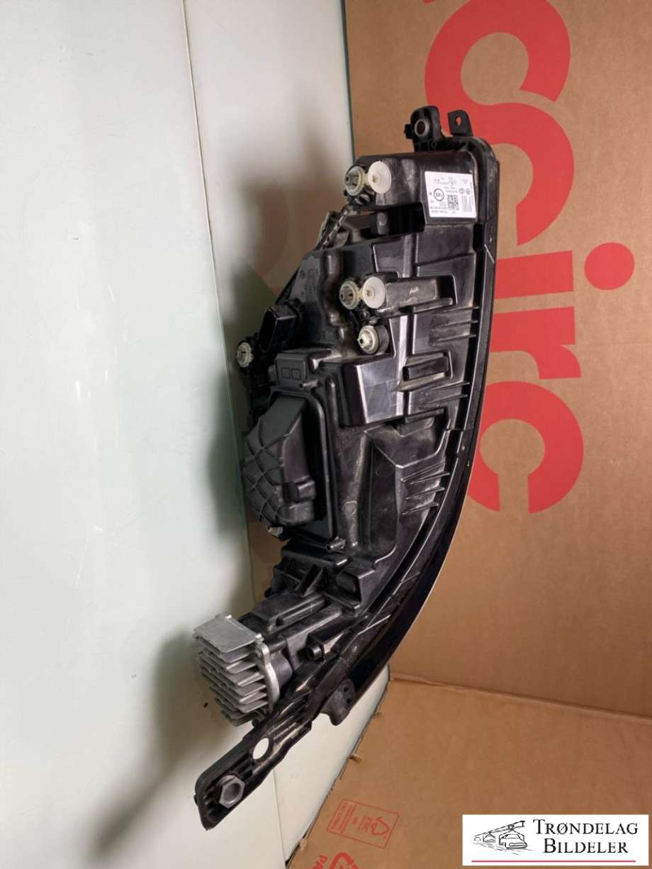 Frontlykt høyre full-LED til VW ID.BUZZ 2022-->>  (HELLA|1T3 941 078|1T3 941 036 B|1EX015437-22|992 941 572 AE|)