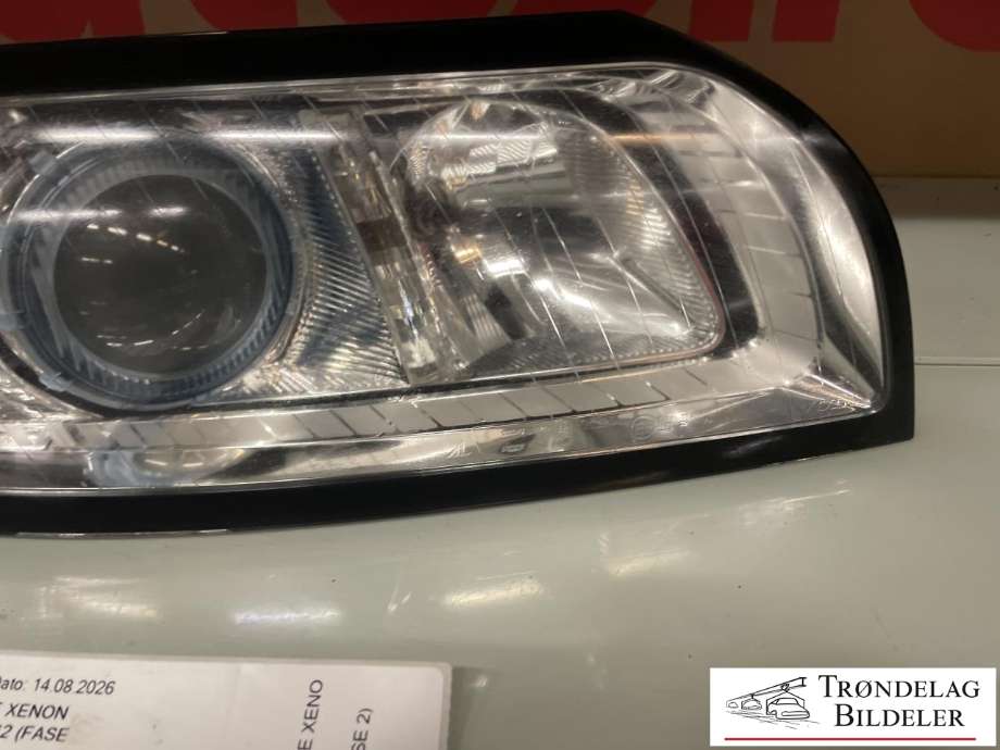 Frontlykt høyre xenon til Volvo V50 2007-2012 (Fase 2)  (32206140|)