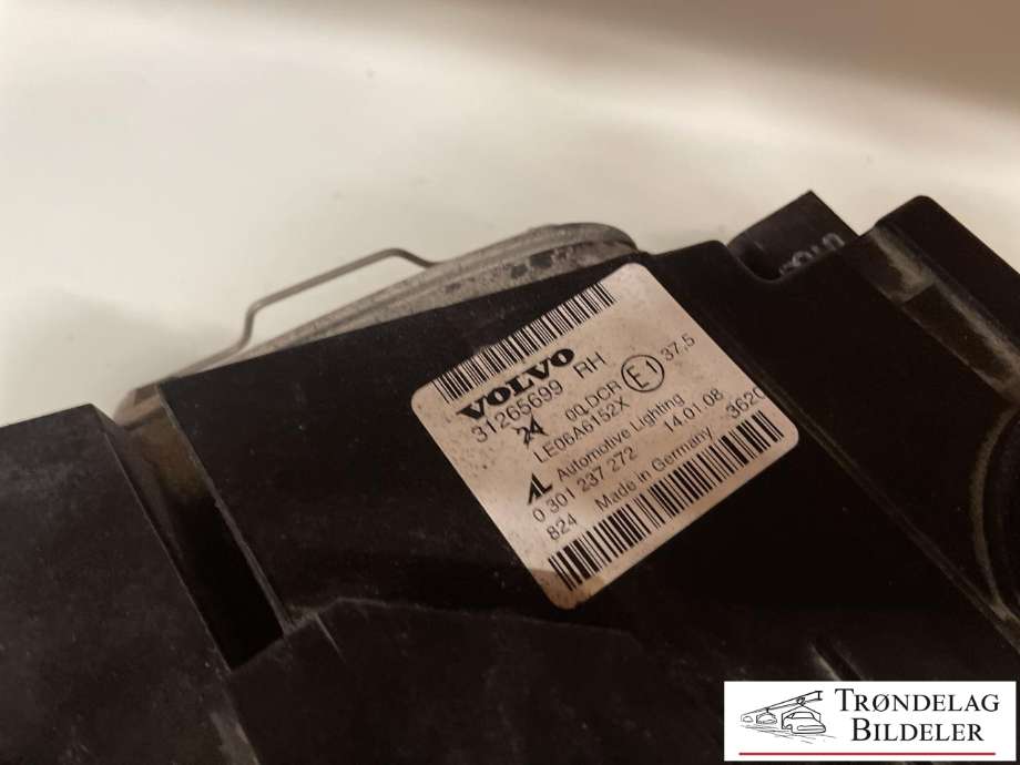 Frontlykt høyre xenon til Volvo V50 2007-2012 (Fase 2)  (32206140|)